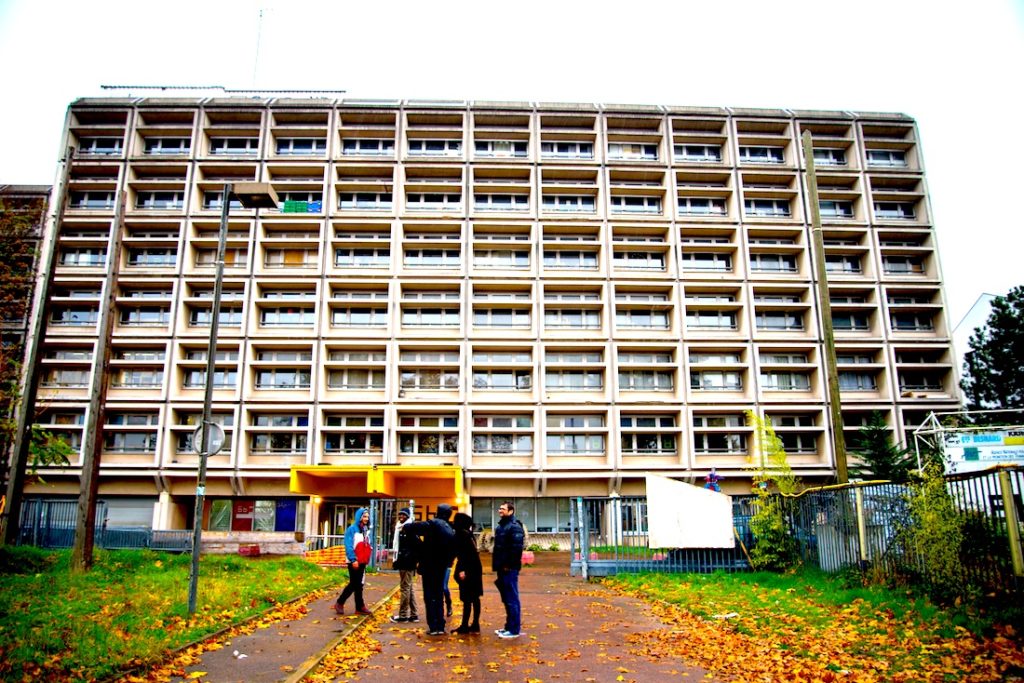 Par, Architecture brutaliste